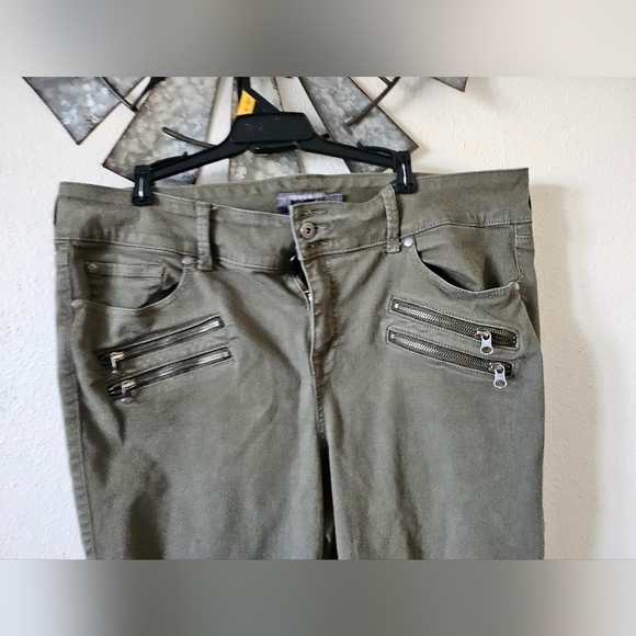 Torrid Women's Legging Feel the Fit  Olive Green Super Soft Pants size 20T. - Picture 4 of 15